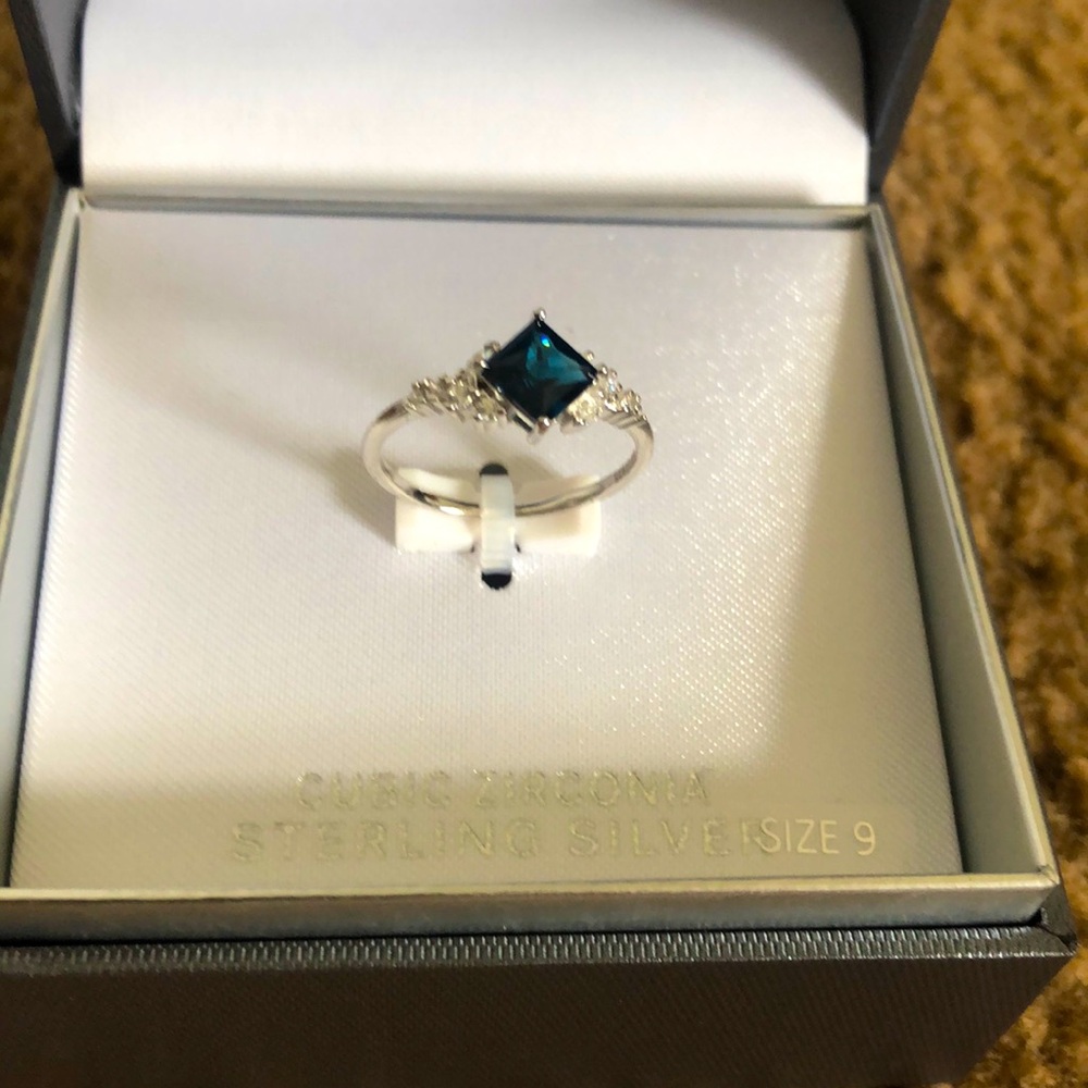 Primrose ring 💍 size 9